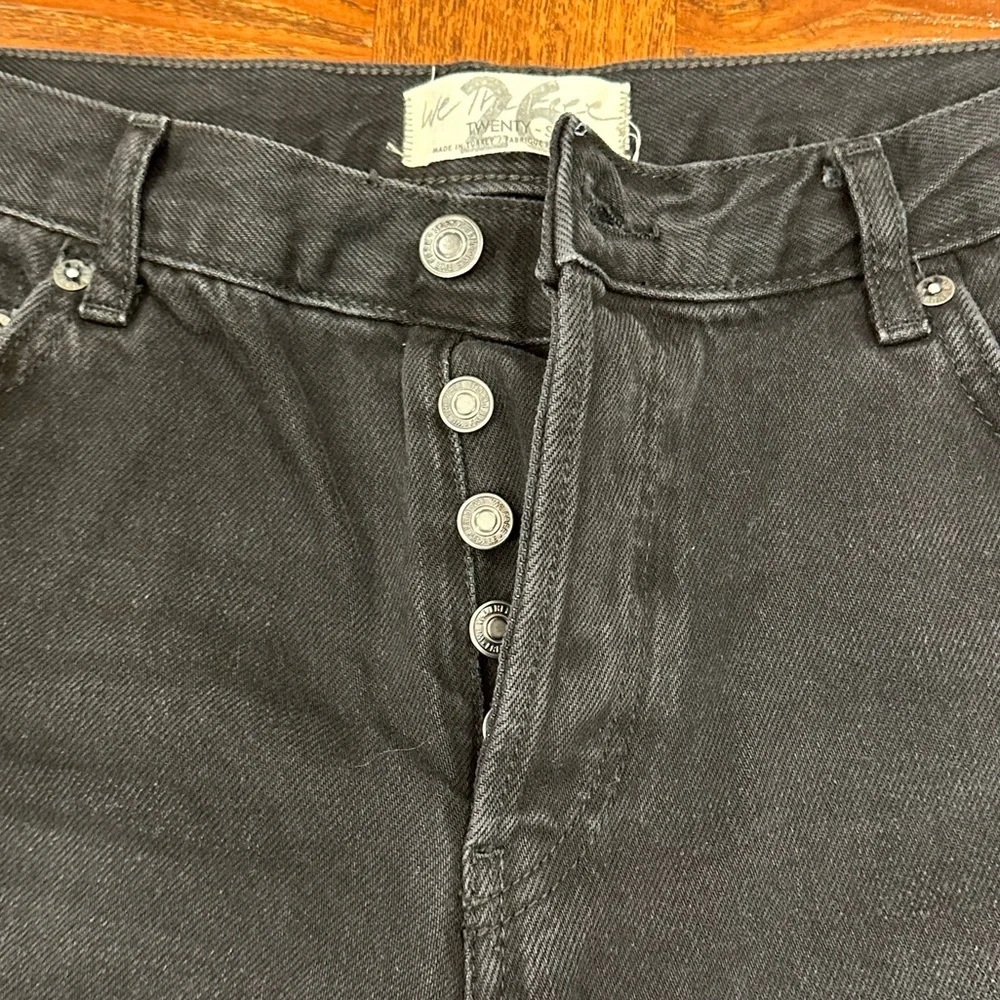 NWT Free People Maggie Mid-Rise Straight Leg Jean, Washed Black, Size 26 - Picture 5 of 11